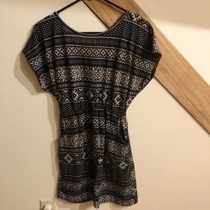 short sleeve dress w/ pockets  Sz S